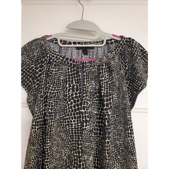 Women's Banana Republic Animal Print Keyhole Neck Blouse | Size Medium - Picture 4 of 7